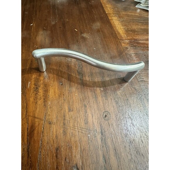 Stanley  SATIN NICKEL Plated HANDLES/PULLS BB8153 Lot Of 17 - Picture 3 of 4